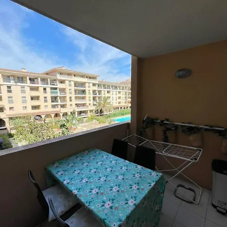 Le 302 Apartment *